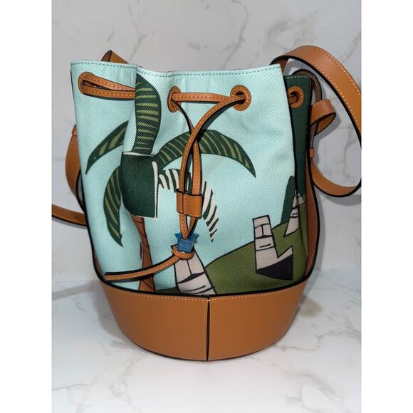 Loewe Bucket Bag – Authentic Luxury Handbag, Timeless Style - Picture 1 of 6